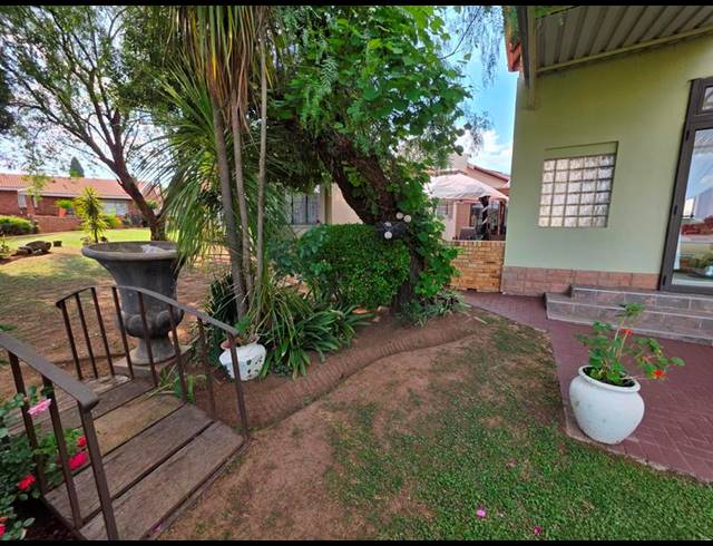 5 BEDROOM HOUSE FOR SALE IN MISTY BAY